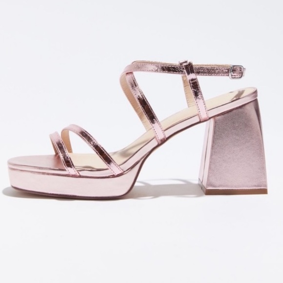 🌿NWT UO Y2K Platform Retro Block Strappy Heels Size 10 in Box - Picture 1 of 12